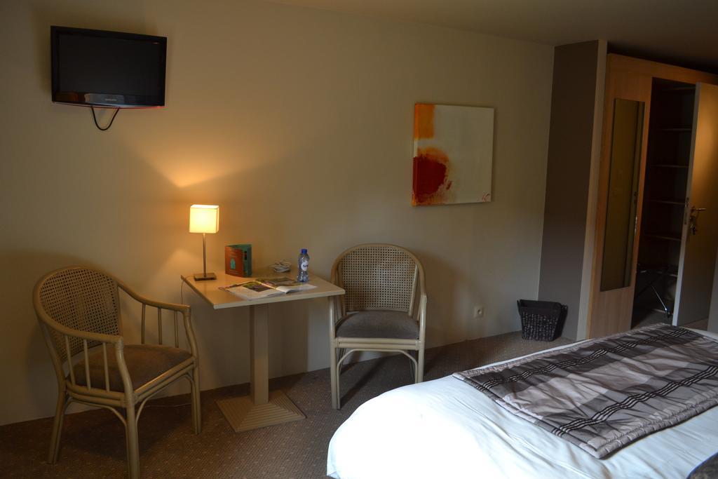 Golf & Hotel De Falnuee Mazy Δωμάτιο φωτογραφία